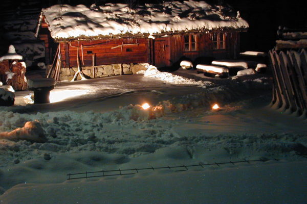 Seter i snø 290104